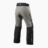 Pantaloni Neptune 3 GTX, un pantalone moto con tecnologia GORE-TEX. Colore grigio-nero. Di REV'IT!.